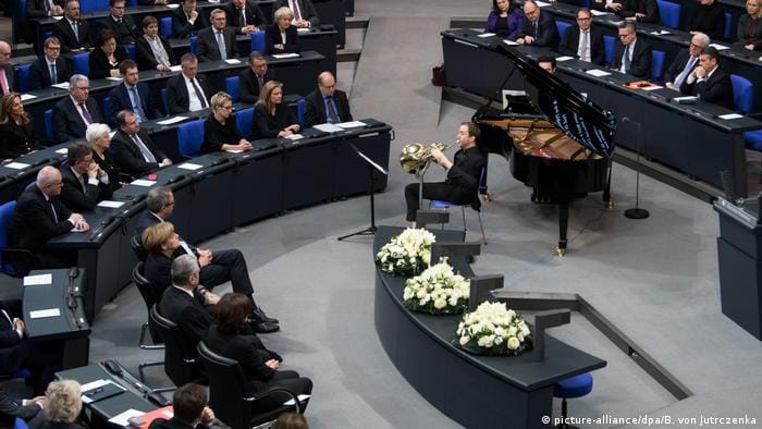 Federal Meclis'te anma töreni düzenlendi Deutschland Gedenkstunde im Bundestag (picture-alliance/dpa/B. von Jutrczenka)