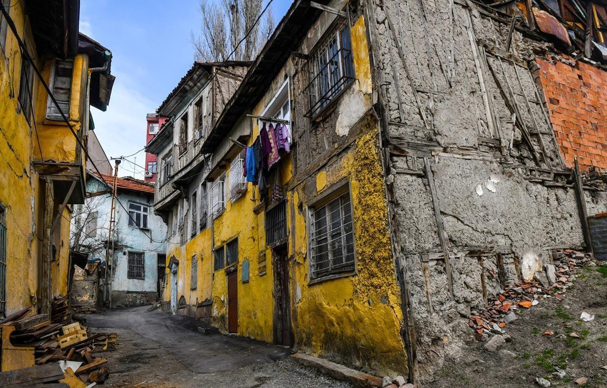 Bir zamanlar bütün kapıların açık olduğu bir mahalle: Yahudi Mahallesi