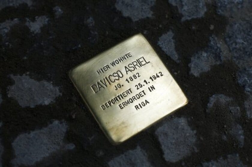 German artist revives names of Holocaust victims - The San Diego Union-Tribune