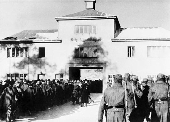 Le camp d'Oranienbourg-Sachsenhausen avant et pendant la seconde guerre mondiale.